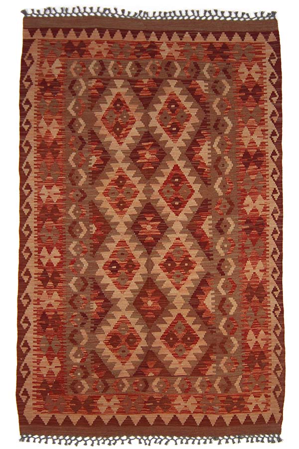 アフガニスタン産の手織りキリム、サイズ：125cm x 199cm。