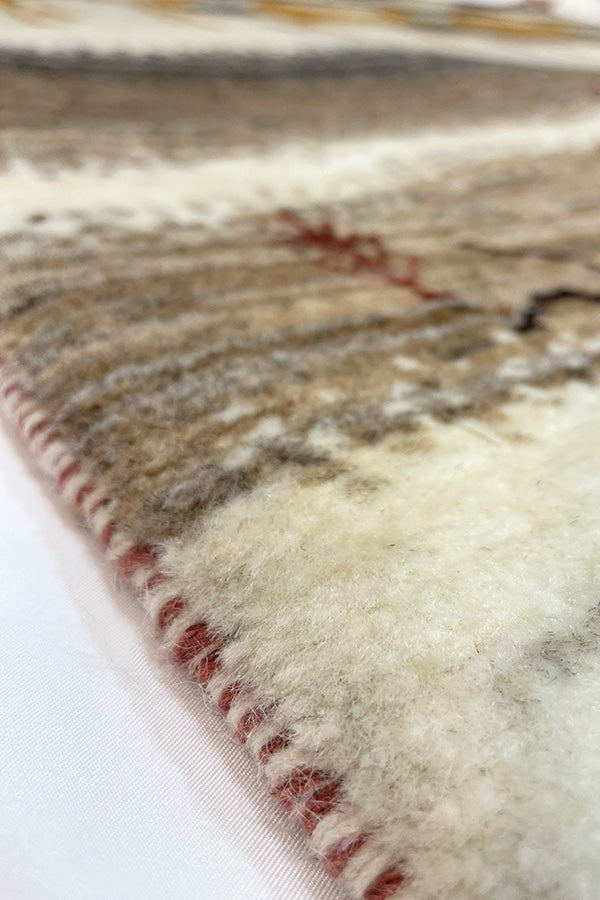 ナチュラル羊毛の高級ギャッベ、サイズ105cm x 158cm