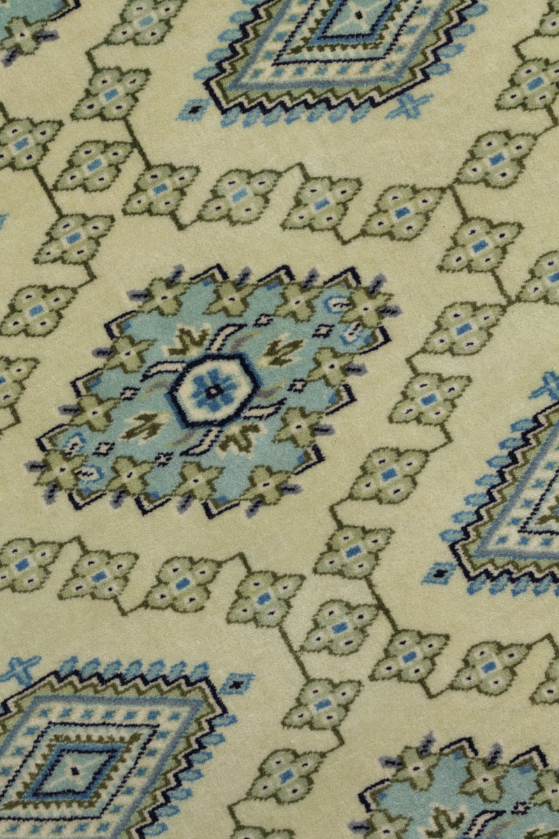 パキスタン絨毯の横側のディテール