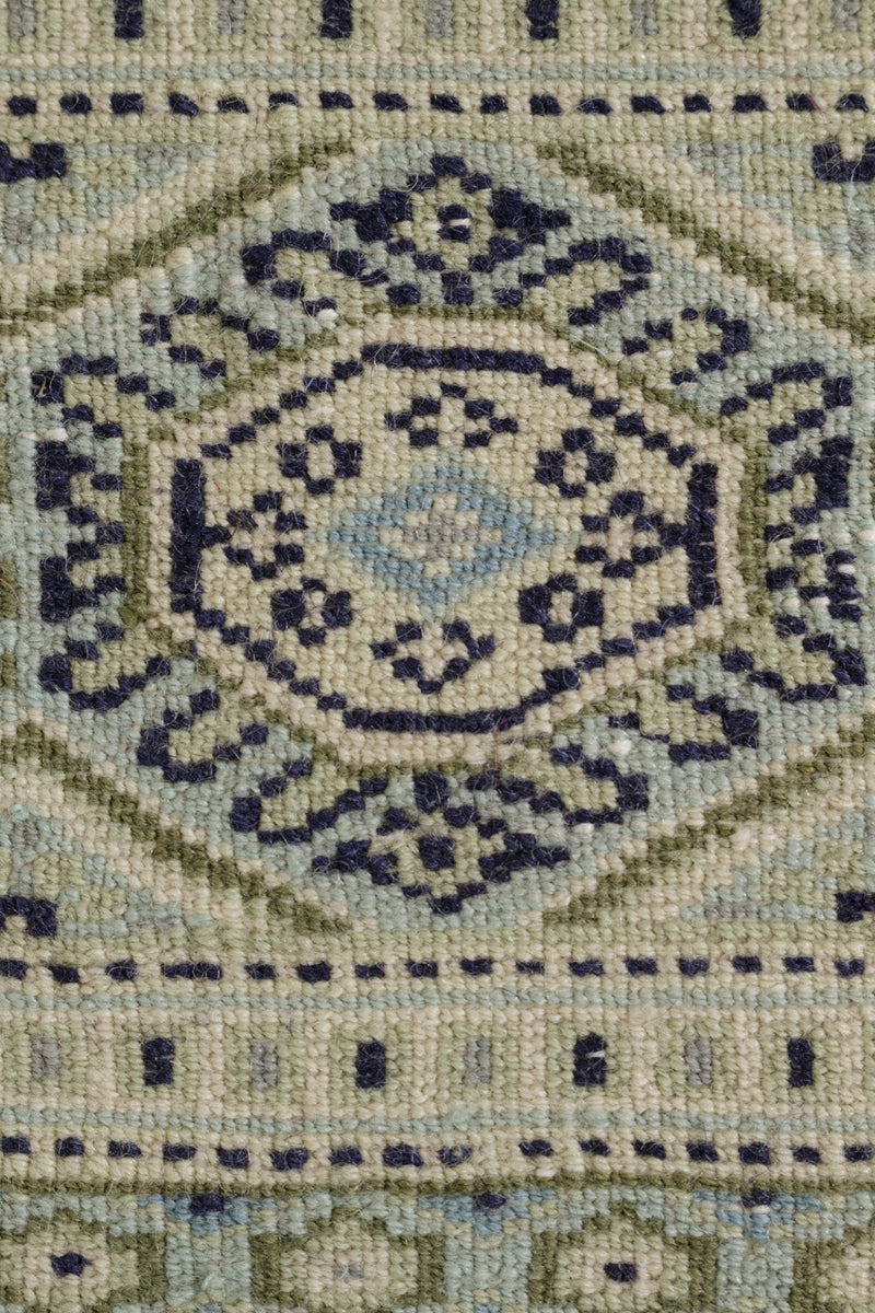 ラホール産、美しい手織り絨毯