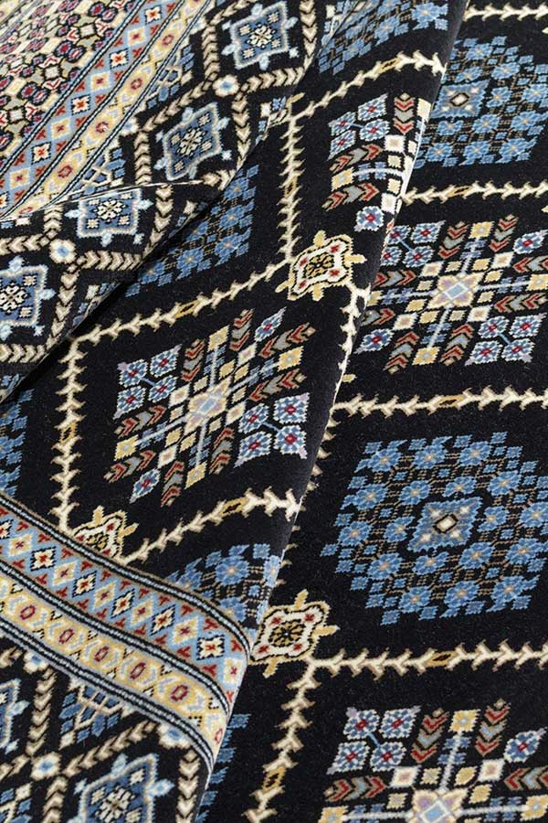 パキスタン絨毯<br>ファインクオリティ<br>約205cm x 244cm　