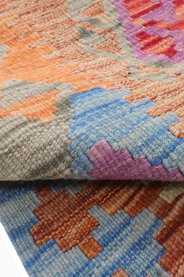 145cm x 200cmキリム絨毯: 持ち運びやすく柔らかなウール素材
