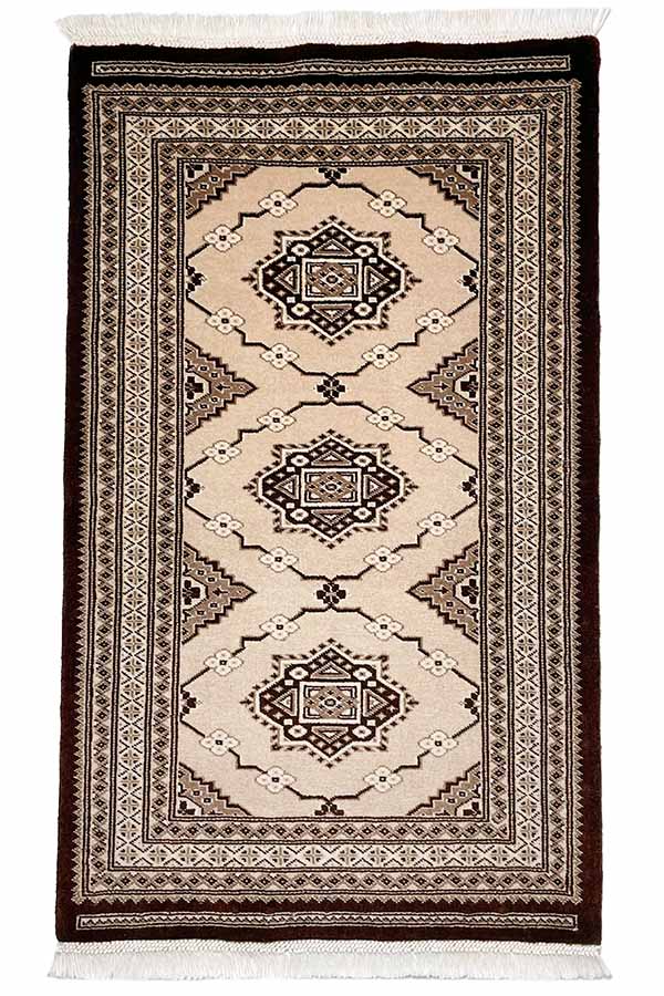 茶色のパキスタン絨毯玄関マット