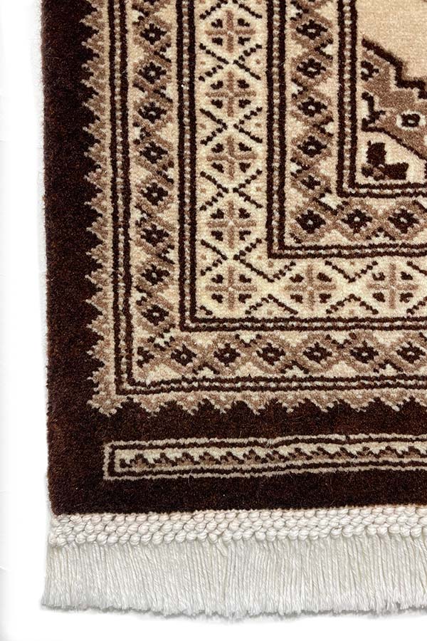 パキスタン絨毯　ファインクオリティ　約63cm x 105cm