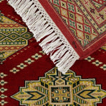 赤色のパキスタン絨毯(ペルシャデザイン)