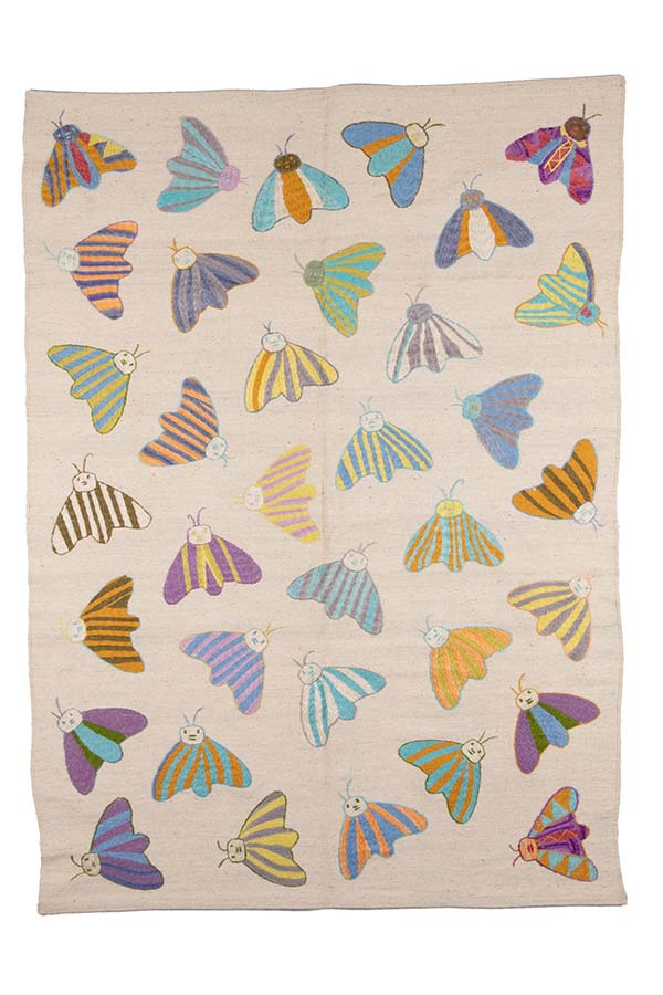 アフガニスタン産手織りウールキリム、ナチュラルカラーに蝶々刺繍