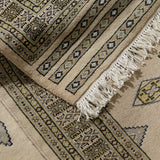パキスタン伝統のラホール手織り絨毯