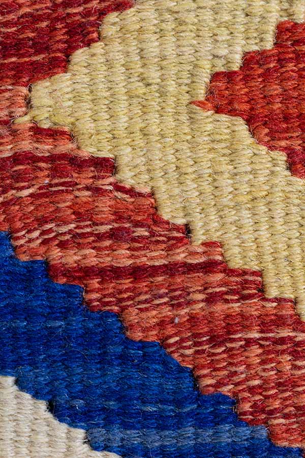 アフガニスタン産の手織りキリムの織りの密度