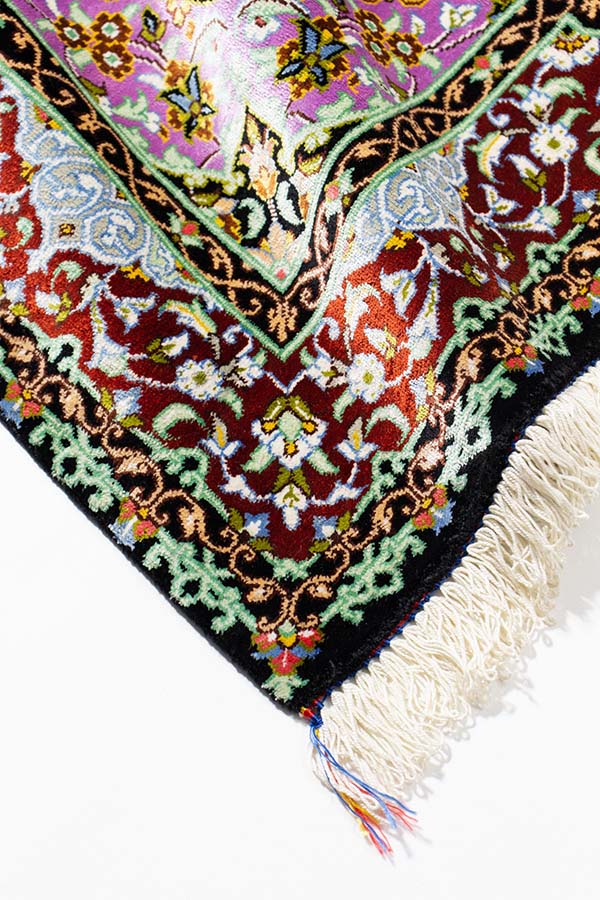 アハマディ工房製のシルクペルシャ絨毯玄関マットの詳細
