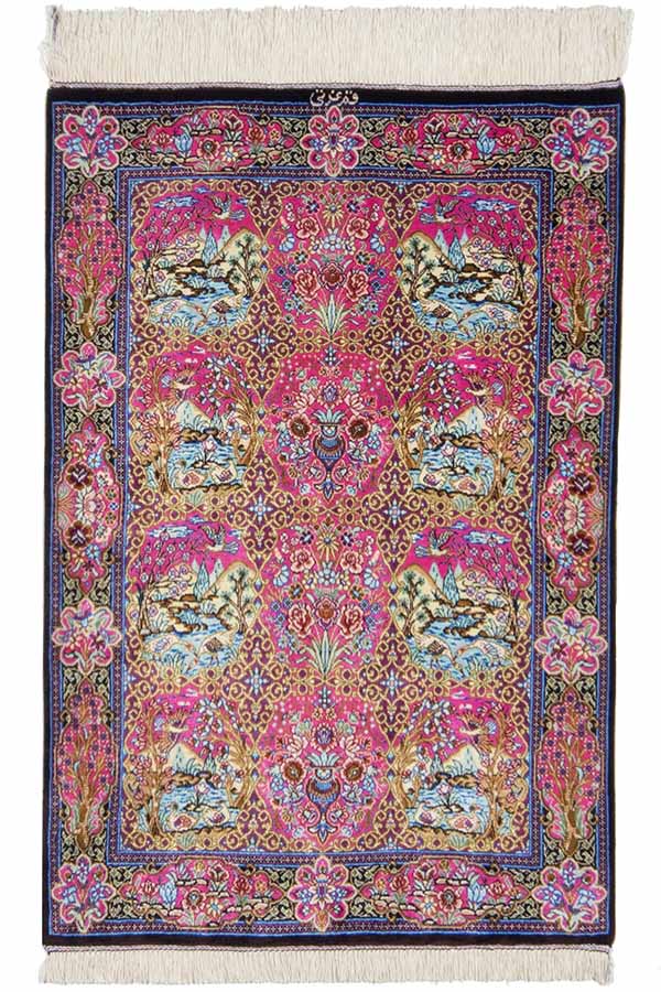 イラン・クム産ピンクベースのペルシャ絨毯、庭園文様デザイン
