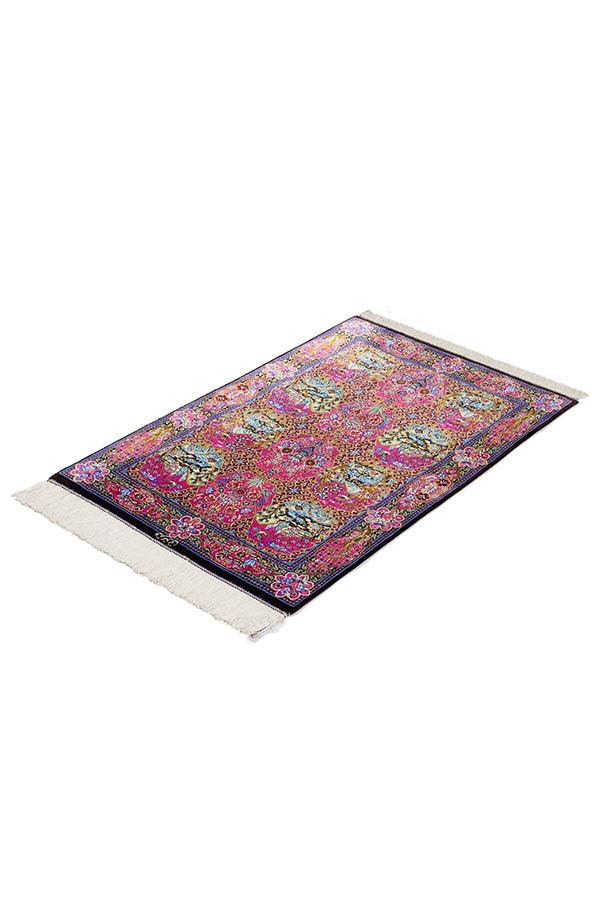 シルク手織りペルシャ絨毯の豊穣を表す木、鳥、池のモチーフ
