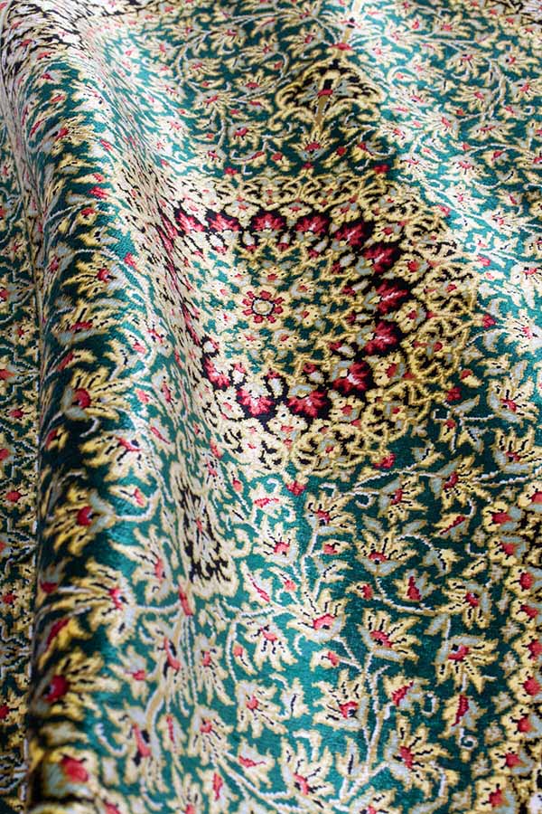 ペルシャ絨毯　クム産　シルク　グリーン
