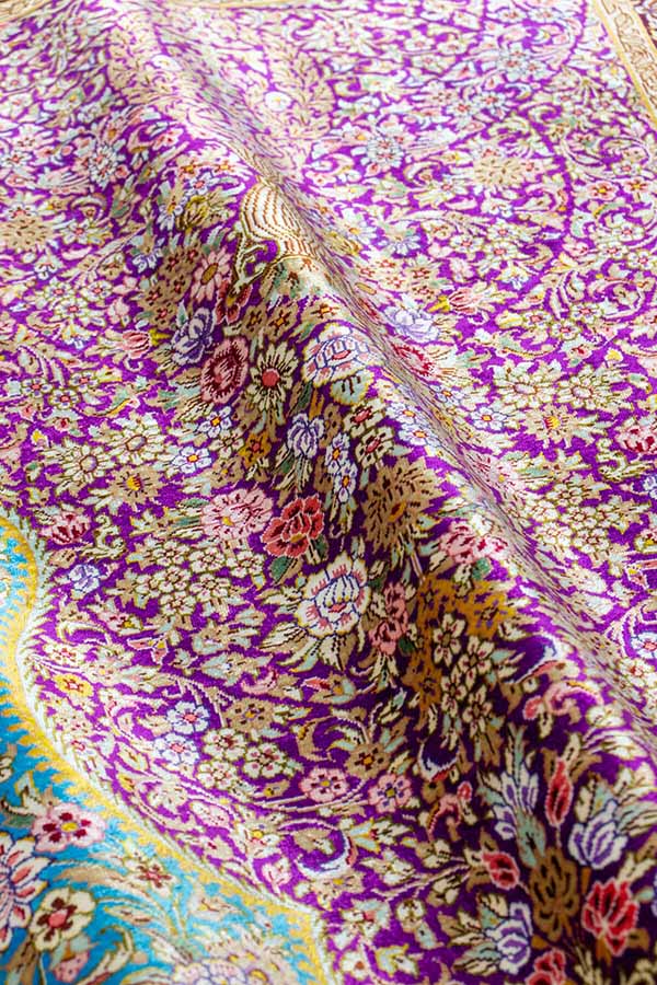 イラン産シルクのペルシャ絨毯玄関マット、美しい花瓶と生命の木のデザイン