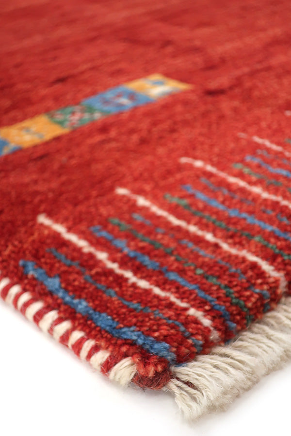 ナチュラルな優しい色合いの羊毛絨毯
