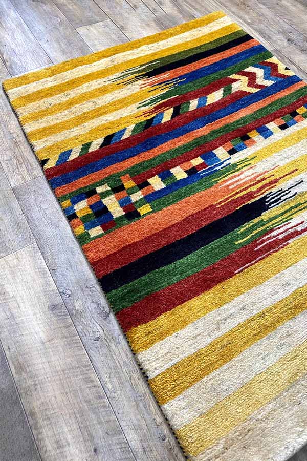 ペルシャ製ペルシャギャッベ - カラフルなデザインの絨毯