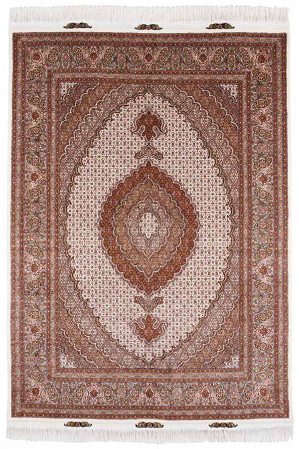 タブリーズ製ベージュペルシャ絨毯