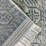 インテリアに馴染む色味のアフガニスタン絨毯