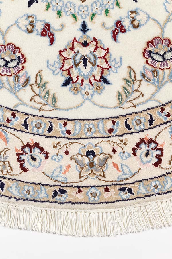 イランナイン製、円形のペルシャ絨毯、中央メダリオンと唐草模様、シルク混ウール
