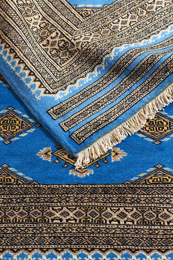 パキスタン絨毯　約170cm x 235cm
