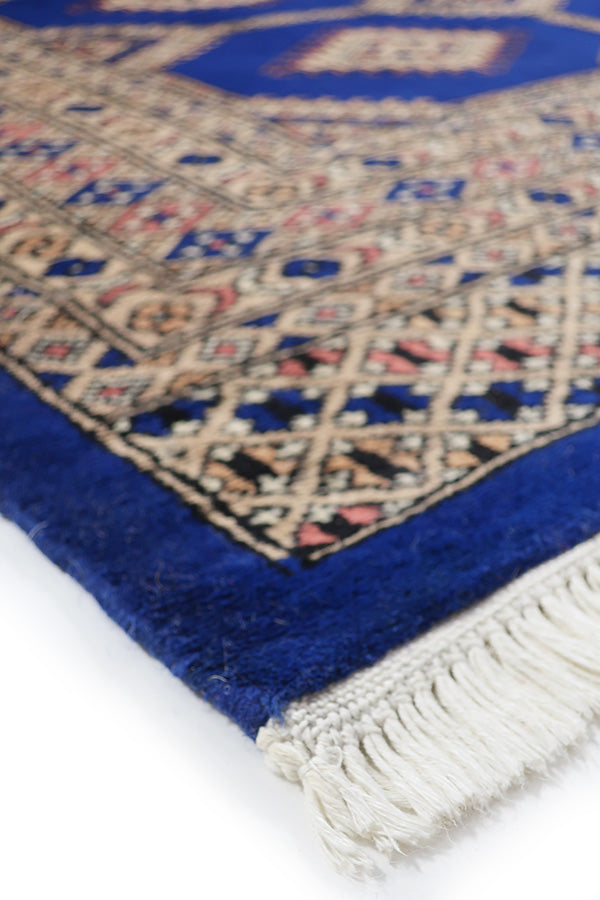 パキスタン絨毯　約133cm x 205cm
