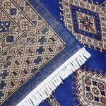青色のパキスタン絨毯