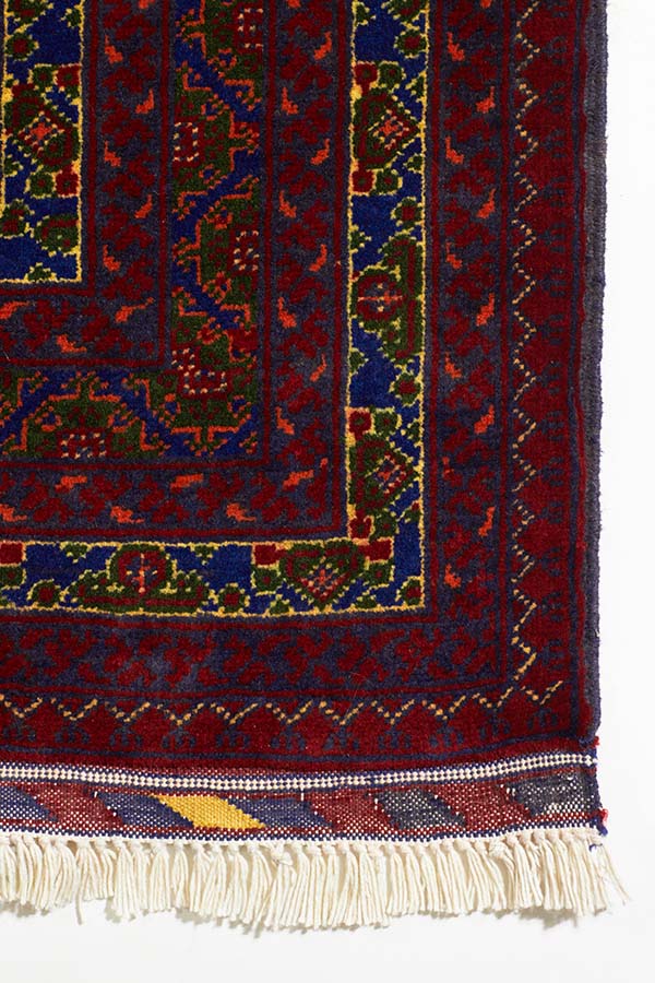 トライバルラグ - 伝統的なホジャロシュナイ絨毯、レッドとネイビーのコントラスト