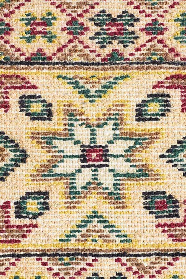 パキスタン絨毯　約202cm x 215cm