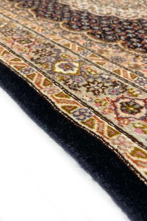 ペルシャ絨毯　タブリーズ　約60cm x 100cm