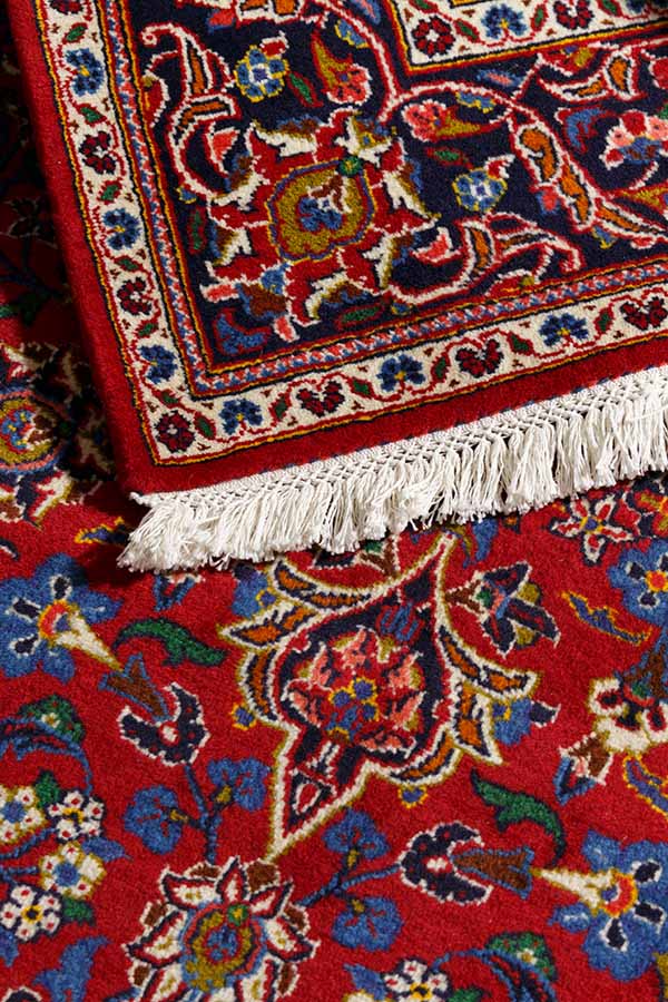 イランカシャーン産ペルシャ絨毯・赤ベースカラー・メダリオンデザイン