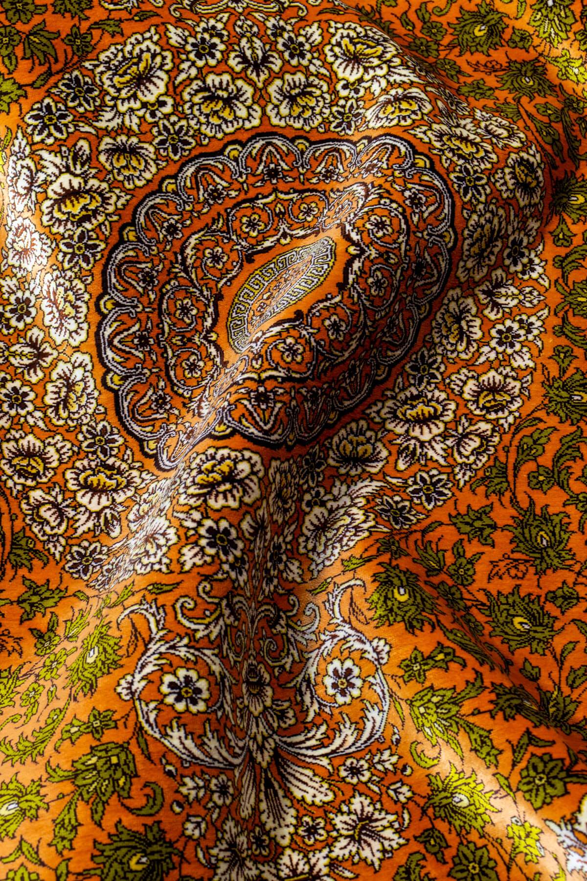 ペルシャ絨毯 | クム産 | ヌーリー工房 | 約82cm x 125cm - sathi-rugs.