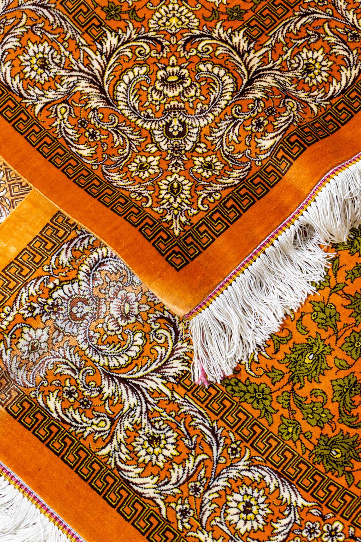 ペルシャ絨毯 | クム産 | ヌーリー工房 | 約82cm x 125cm - sathi-rugs.