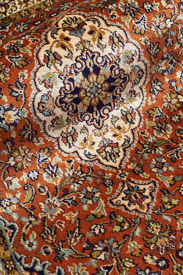 カシミール産のシルクの手織り絨毯