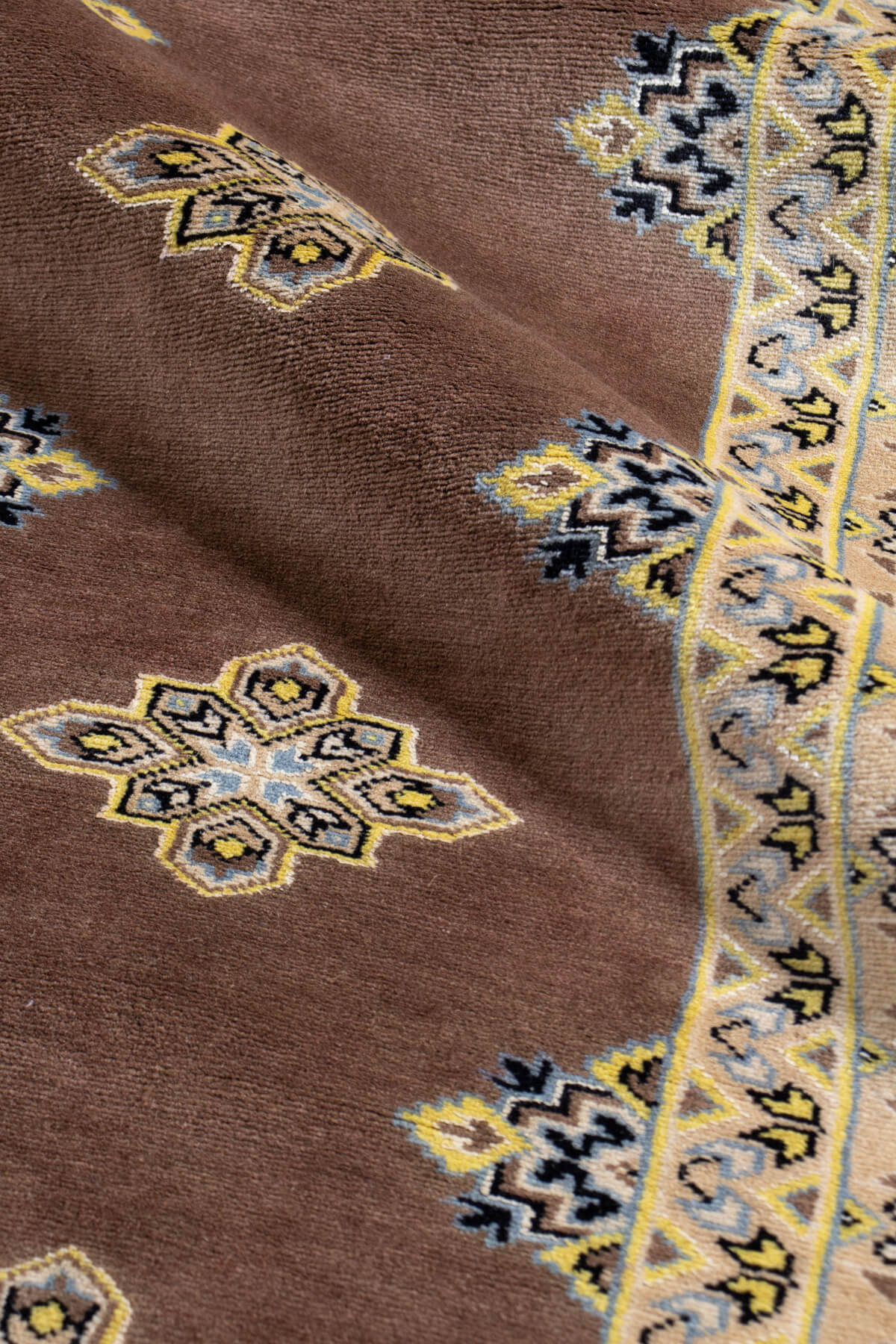 パキスタン絨毯　茶色