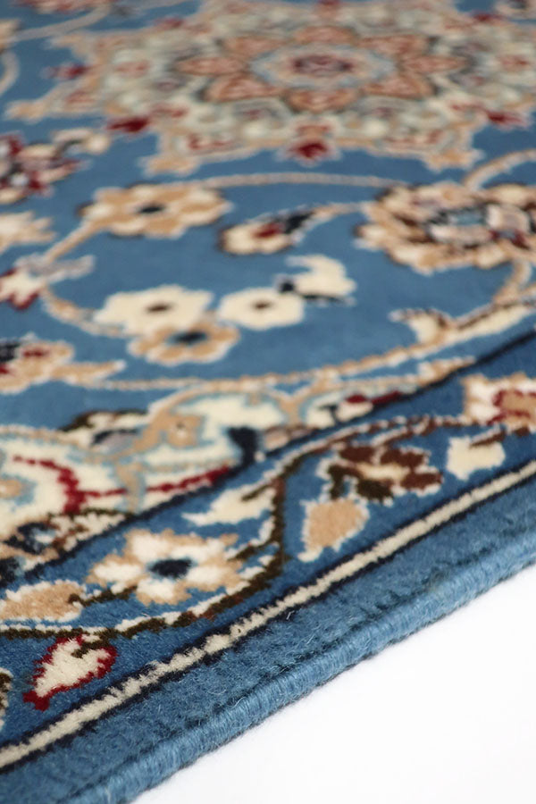 ペルシャナイン産ペルシャ絨毯玄関マット、スカイブルーのウール＆シルクデザイン