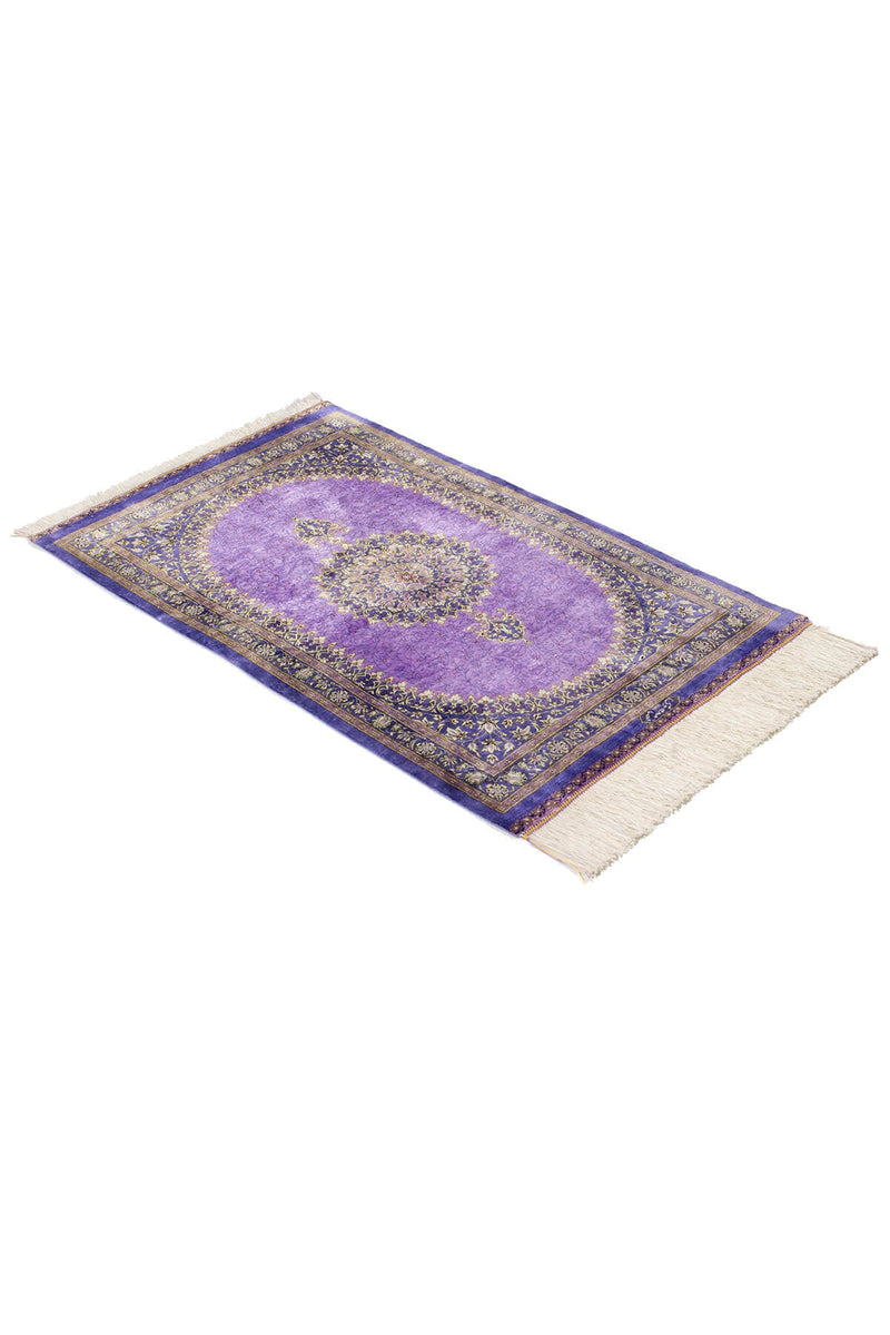 世界で高評価のクム産のペルシャ絨毯玄関マットの特徴