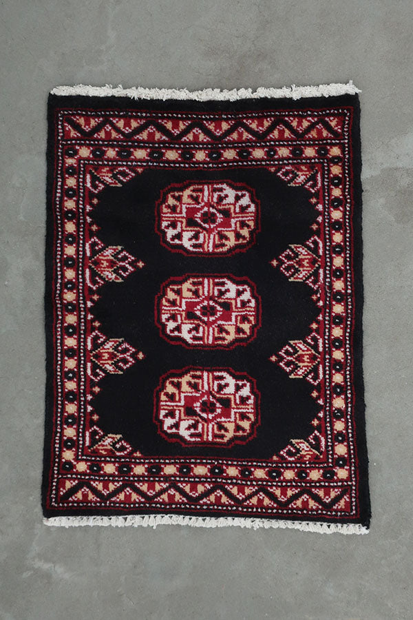 パキスタン絨毯<br>約43cm x 57cm