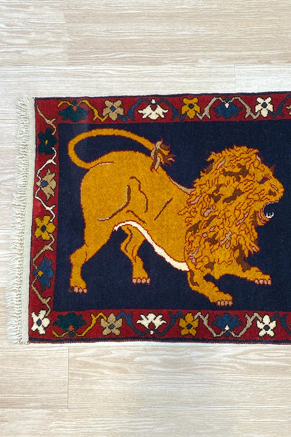 ペルシャシーラーズ製ペルシャ絨毯のライオンデザイン、ウール製