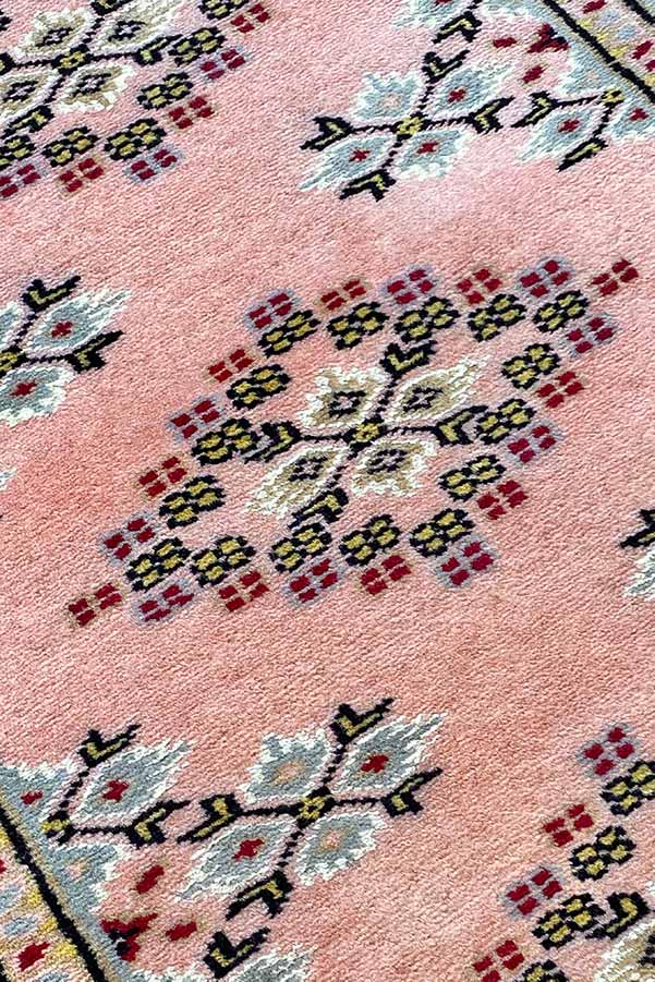 X169 パキスタン絨毯 手織り ウール 70.5×105㎝ ピンク-