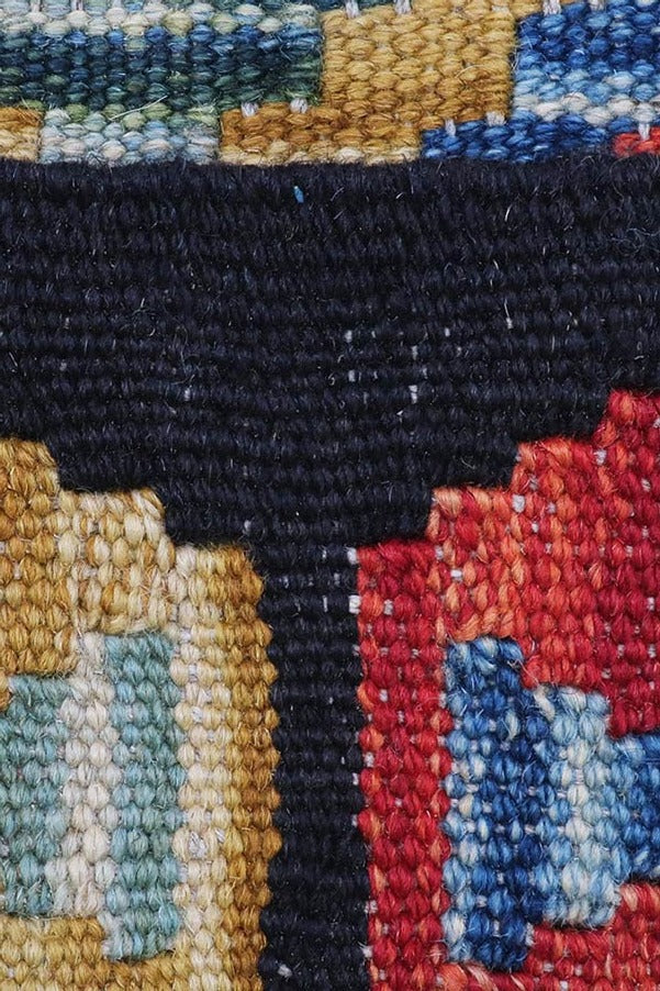 アートなアフガンキリム - 手織りで柔らかさが増す、87cm x 131cmのサイズ