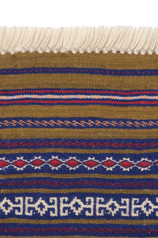 ナチュラルな色合いのアフガニスタン製手織りキリムのフサ