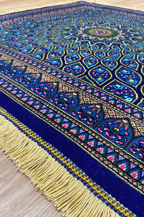 ペルシャ・クム製シルク絨毯、ムサヴィ工房、幾何学模様、アンティーク調フサ