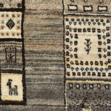 カシュクリウールの手織りギャッベ、シカと植物デザイン