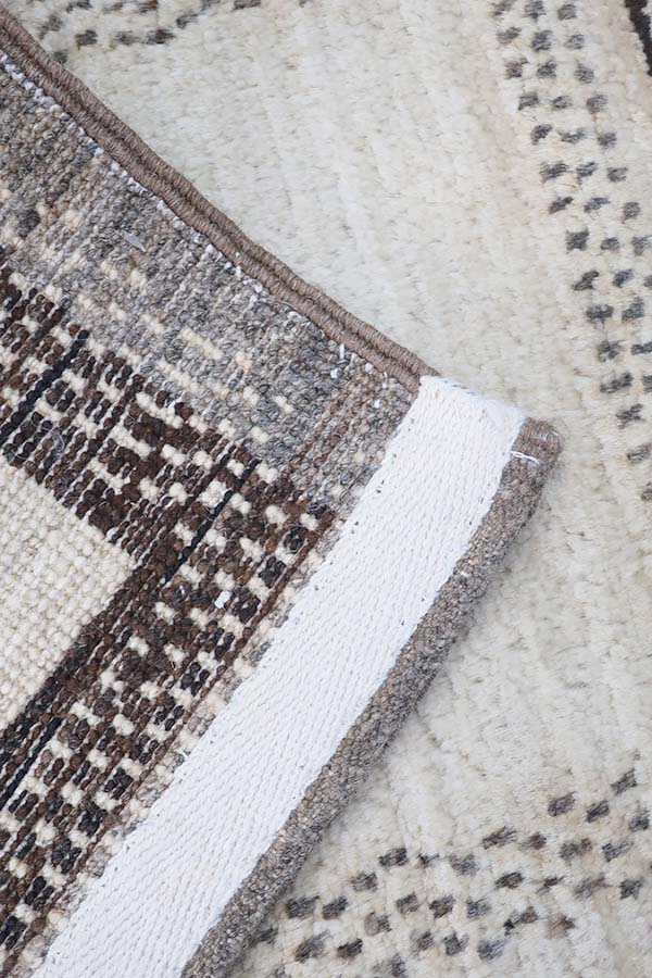 アフガニスタン産ウール100%の手織り絨毯