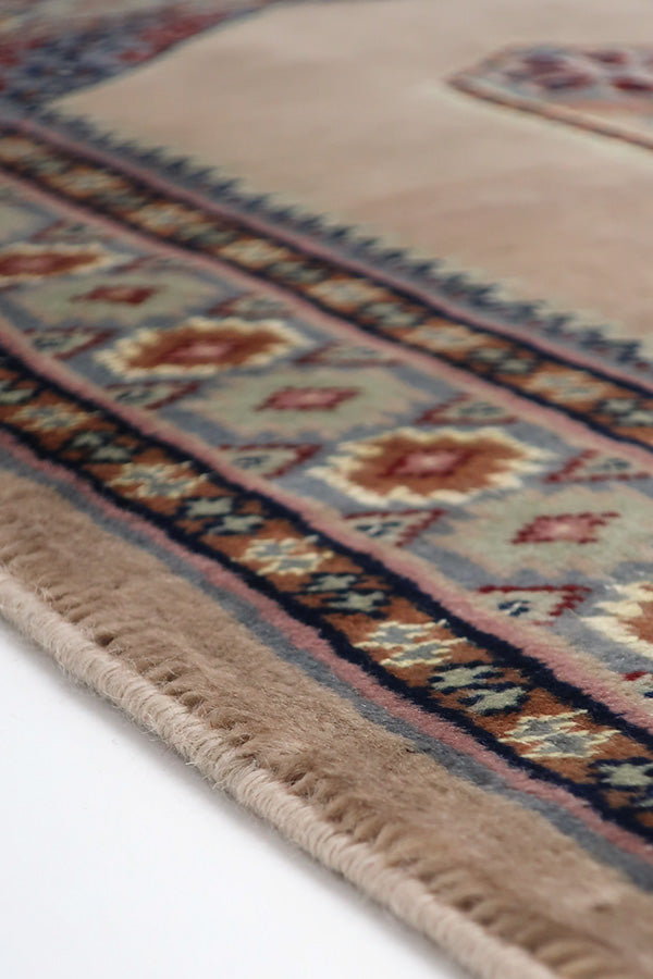 パキスタン絨毯<br>シルクタッチ<br>約60cm x 60cm