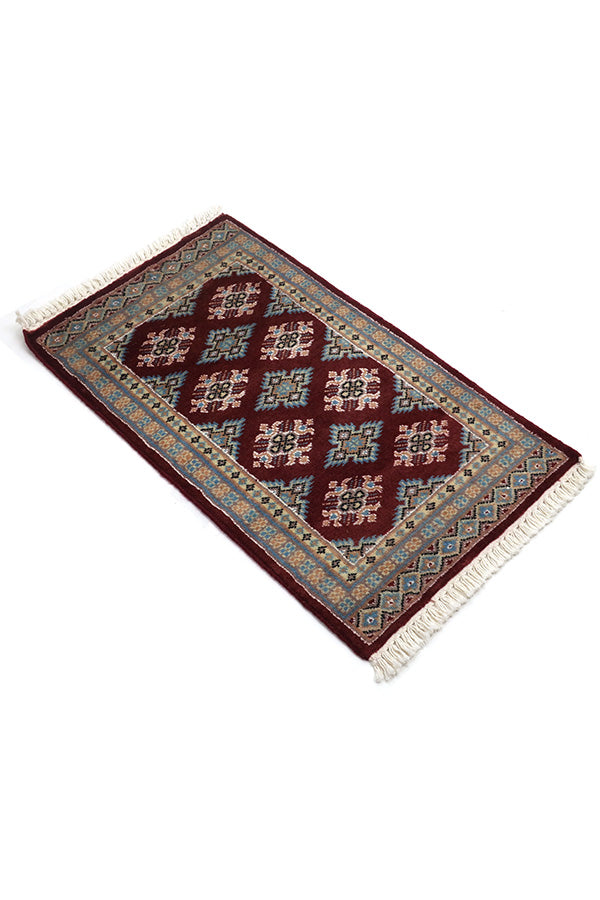 パキスタン絨毯<br> 約46cm x 79cm