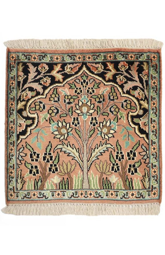 カシミールのシルク絨毯 (3753) - 艶やかな色調と繊細なデザイン。