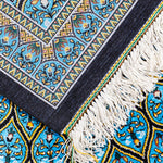 イランのクムで織られた伝統的なペルシャ絨毯。