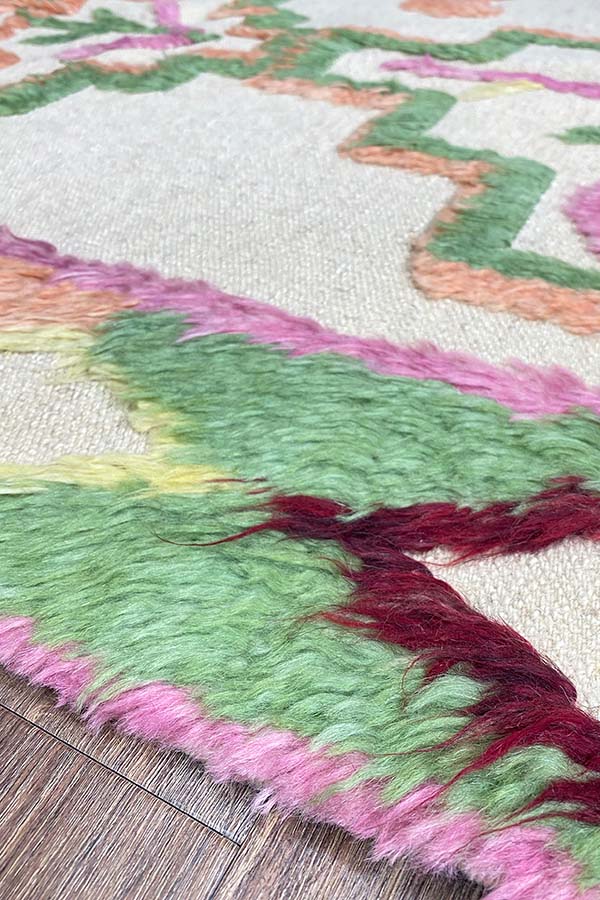 ユニークなパキスタン絨毯