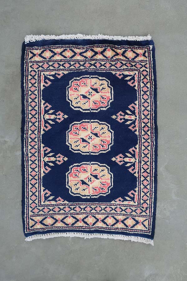 パキスタン絨毯(46x66cm)青 ボハラ柄 手織りラグ【絨毯専門店 