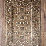 パキスタン絨毯　ファインクオリティ　約62cm x 94cm